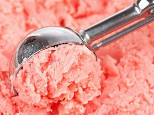 Classic ice cream, cone, fruit ice or a cocktail float - a constant treat in hot weather