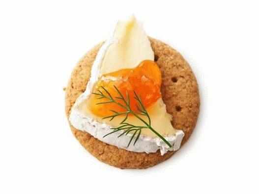 22. Cookies with cheese and berry preserves