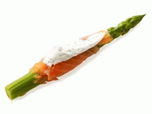 38. Asparagus in slices of salmon