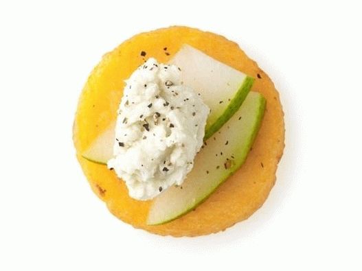 40. Pear and gorgonzola cheese on polenta