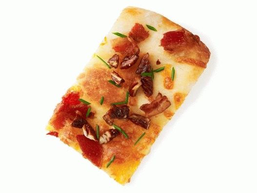 41. Pizza with cheddar, bacon and pecans