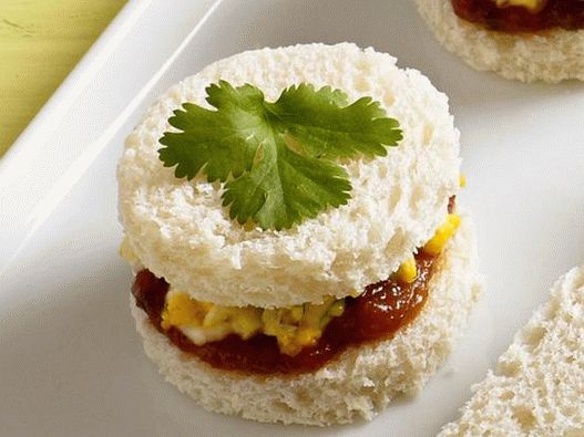 14. Egg salad and chutney sandwich