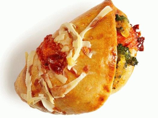 Pockets with broccoli and cheese