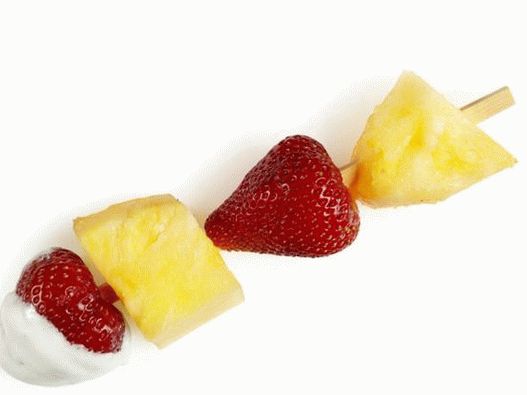 Fruits with dip sauce