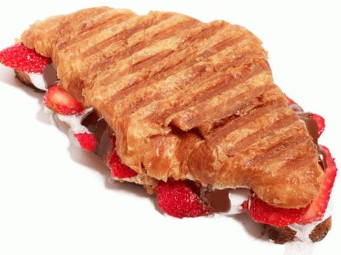 Berry croissant under the press