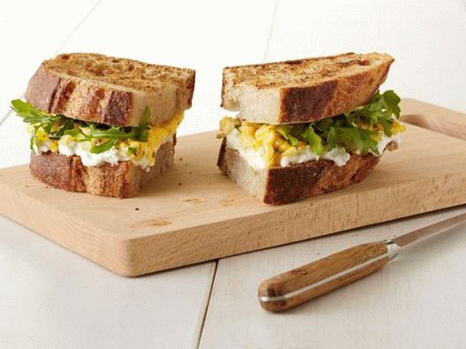 33. Egg and greens sandwich.