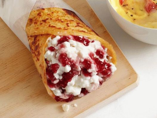 9. Pancakes with cottage cheese.