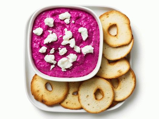 Yogurt-beet dip sauce
