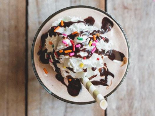 Milkshake with brownie
