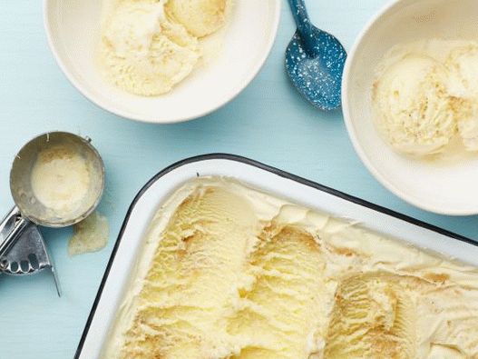 Photo Pineapple ice cream at home