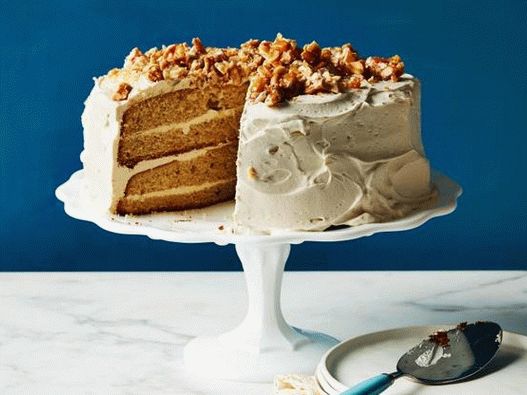 Photo Peanut Cake with Peanut Butter Cream