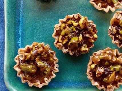 Photo Baklava with pistachios