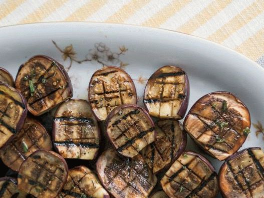 Photo of grilled eggplant with garlic and rosemary