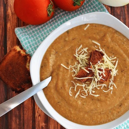 Photo Caribbean eggplant cream soup with curry
