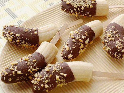 Photo of a Banana in chocolate icing on a stick
