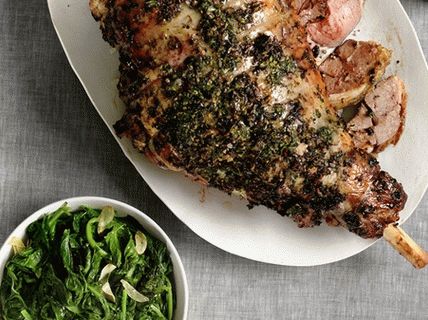 Photo Lamb leg with herbs and young turnip