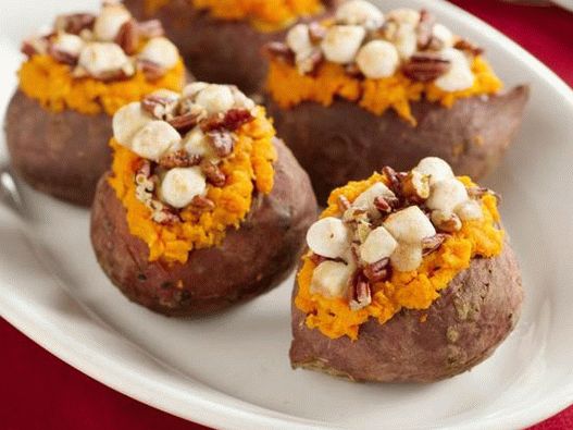 Photo Sweet Potato with Pecan and Marshmallow Streisel
