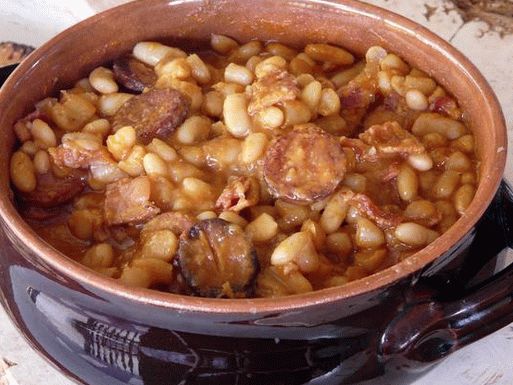 Photo of white beans stewed with smoked portuguese