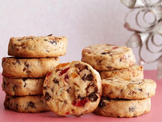 Photo of biscuit cookies with dried fruits