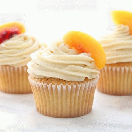 Photo Quick Cupcakes with Peach Glaze