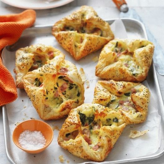 Photo Quick cheese puffs