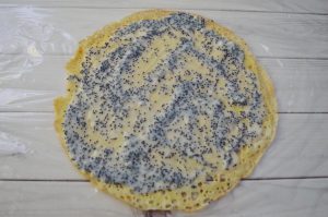 Pancake roll with poppy seeds