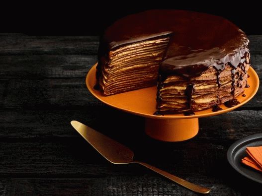 Photo Pancake cake with chocolate and pumpkin