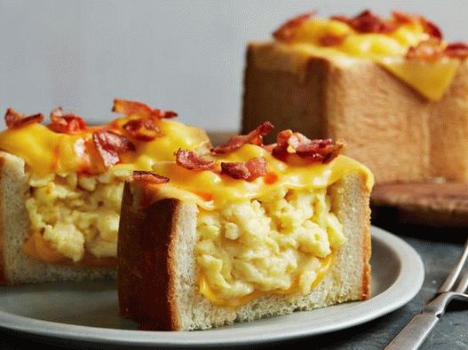 Photo of the dish - Scrambled eggs and bacon baked with cheese