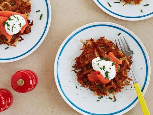 Photo of the dish - Hash Brown in a waffle iron with smoked salmon