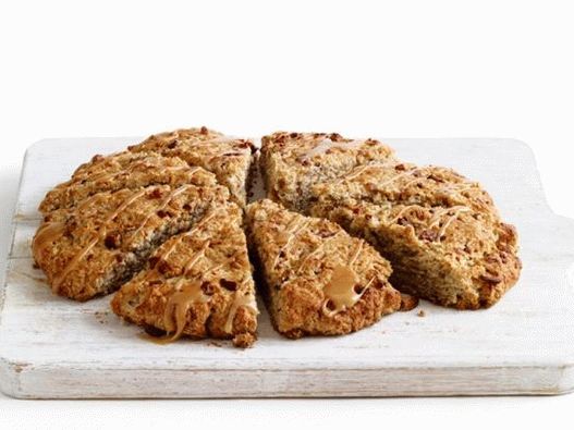 Photo Large slopes with pecans and maple glaze