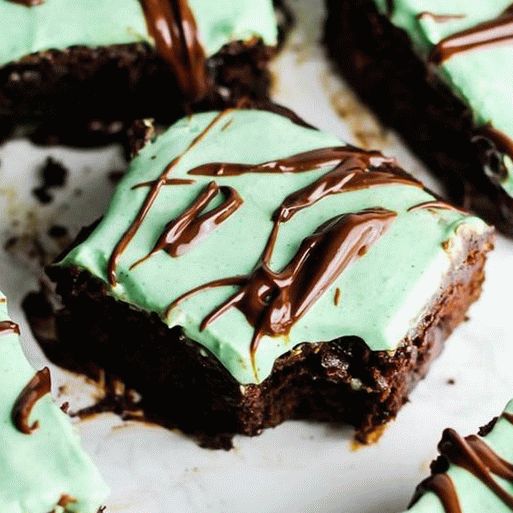 Photo Brownie with peppermint glaze