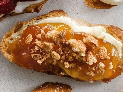 Photo of Bruschett with peach jam and cookies