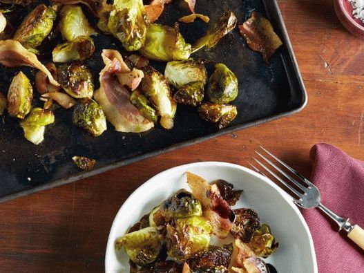 Photo Brussels sprouts baked in balsamic vinegar