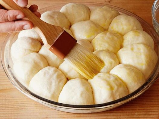 Lubricate with egg before baking