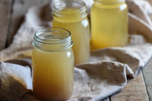 Photo Broth on the shank and chicken at home