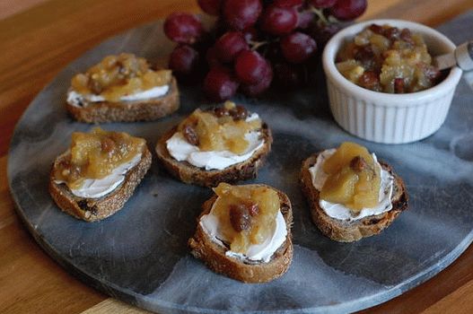 Photo Apple Chutney