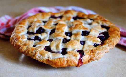 Photo Blueberry pie with frozen filling