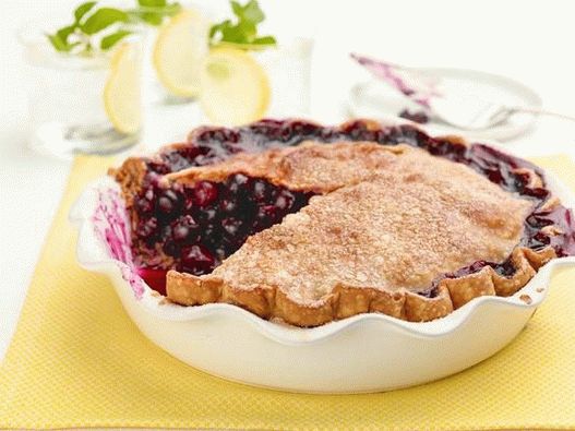 Photo Blueberry-lemon pie on a layered butter cake