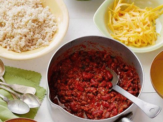Photo of Chile with two kinds of beans