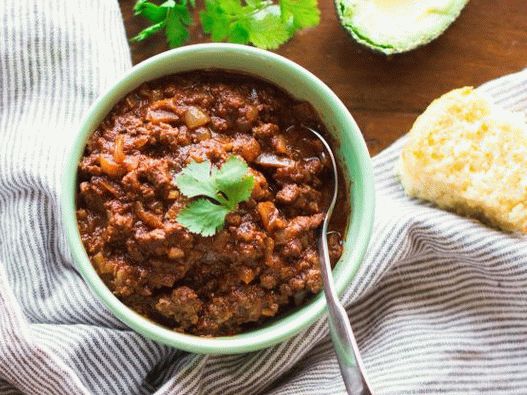 Photo of Chile with ground beef and barbecue sauce