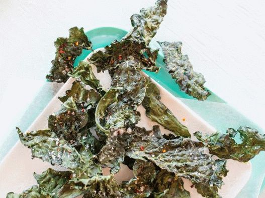 Photo Cabbage Chips Cale with Lemon
