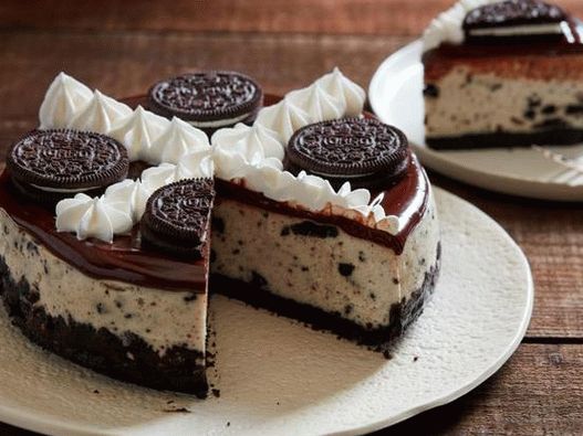 Photo of a chocolate cheesecake cooked in a pressure cooker