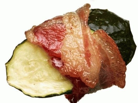 Zucchini wrapped in bacon