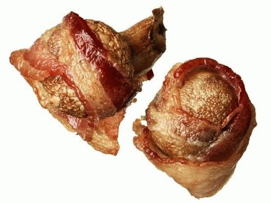 Mushrooms wrapped in bacon