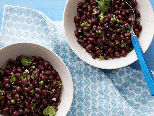 Photo Black Beans Fried with Chili Peppers