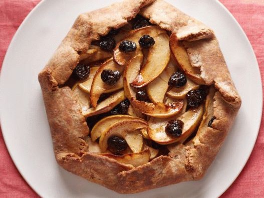 Photo Village biscuit pie with apples and dried cherries