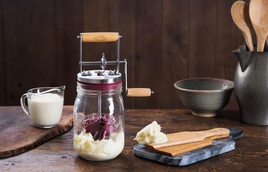 Photo Homemade butter in the churn
