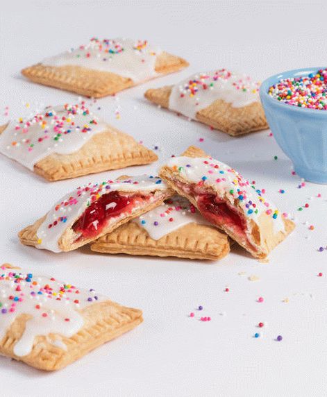 Photo Homemade puffs with jam