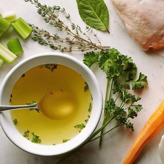 Photo Homemade Chicken Broth