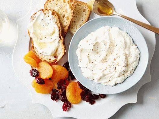 Photo Homemade whole milk ricotta